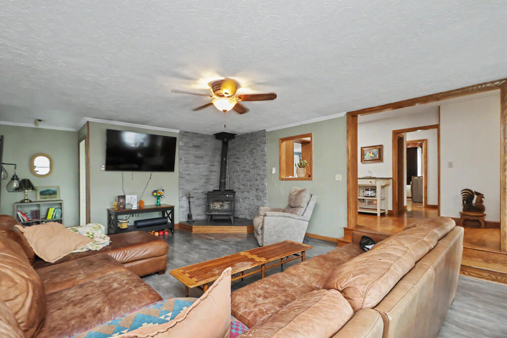 2375 Nazor Road, Crestline, Ohio 44827, 4 Bedrooms Bedrooms, ,1 BathroomBathrooms,Residential,For Sale,Nazor Road,20100408