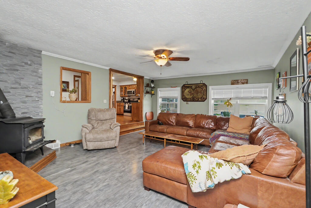 2375 Nazor Road, Crestline, Ohio 44827, 4 Bedrooms Bedrooms, ,1 BathroomBathrooms,Residential,For Sale,Nazor Road,20100408