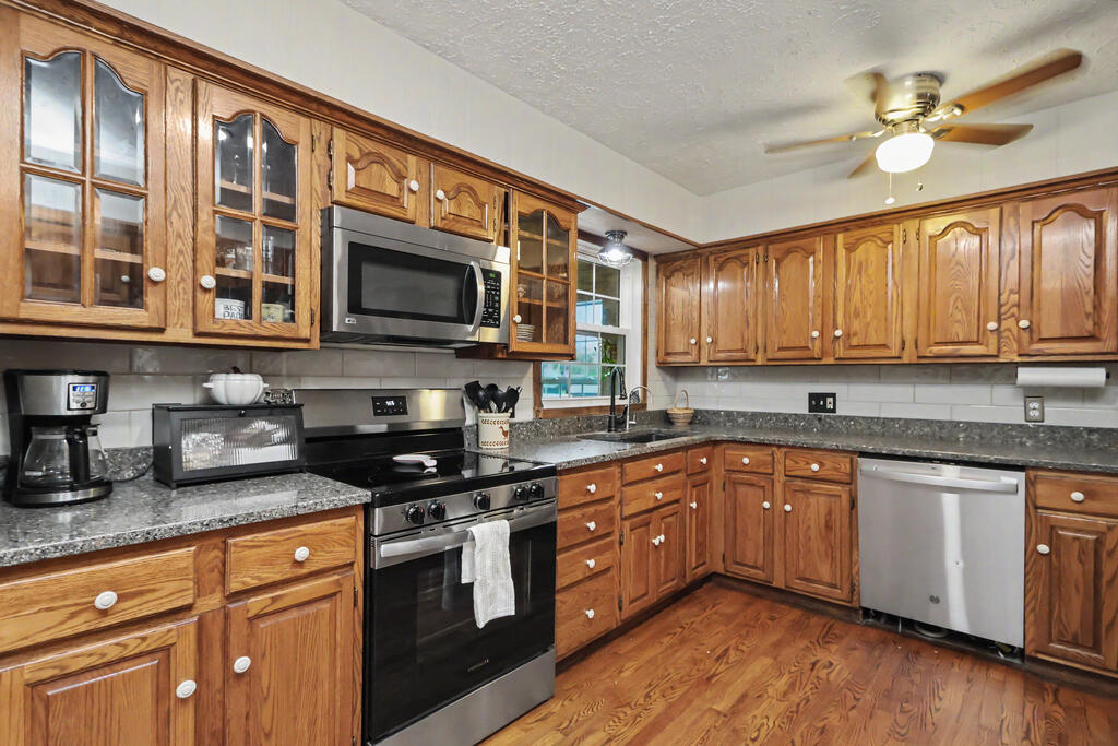 2375 Nazor Road, Crestline, Ohio 44827, 4 Bedrooms Bedrooms, ,1 BathroomBathrooms,Residential,For Sale,Nazor Road,20100408