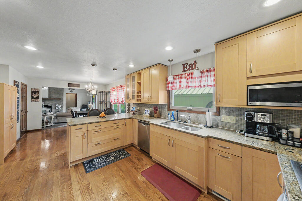 1300 Cedarlawn Ct, Mansfield, Ohio 44906, 4 Bedrooms Bedrooms, ,3 BathroomsBathrooms,Residential,For Sale,Cedarlawn Ct,20100426