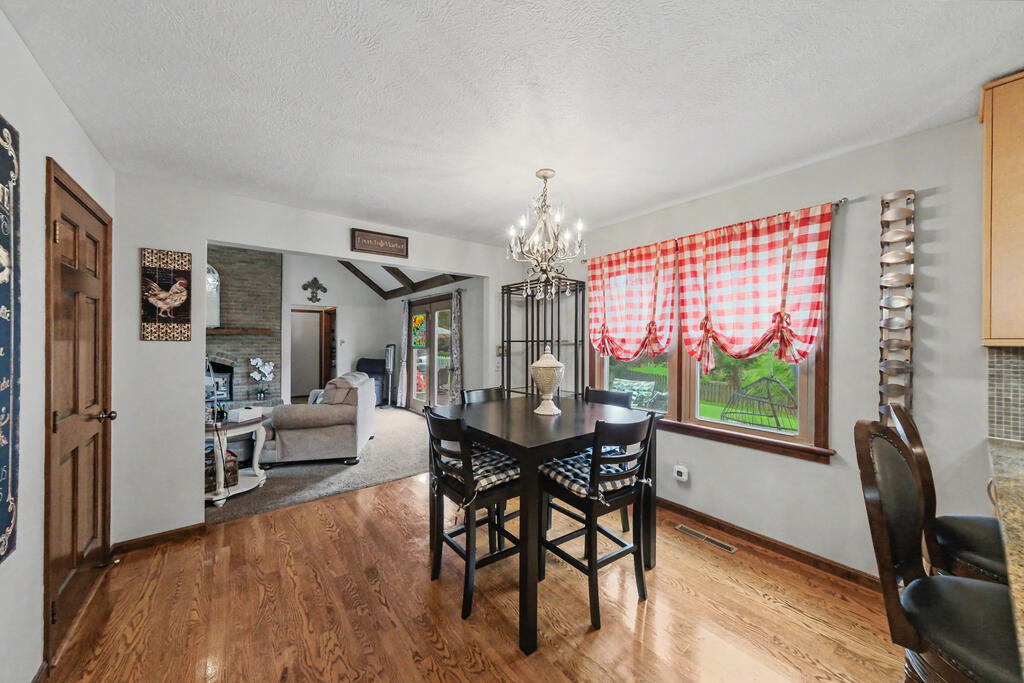 1300 Cedarlawn Ct, Mansfield, Ohio 44906, 4 Bedrooms Bedrooms, ,3 BathroomsBathrooms,Residential,For Sale,Cedarlawn Ct,20100426