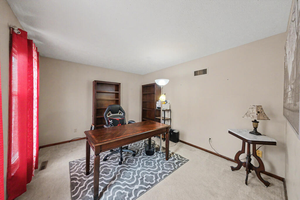 1300 Cedarlawn Ct, Mansfield, Ohio 44906, 4 Bedrooms Bedrooms, ,3 BathroomsBathrooms,Residential,For Sale,Cedarlawn Ct,20100426