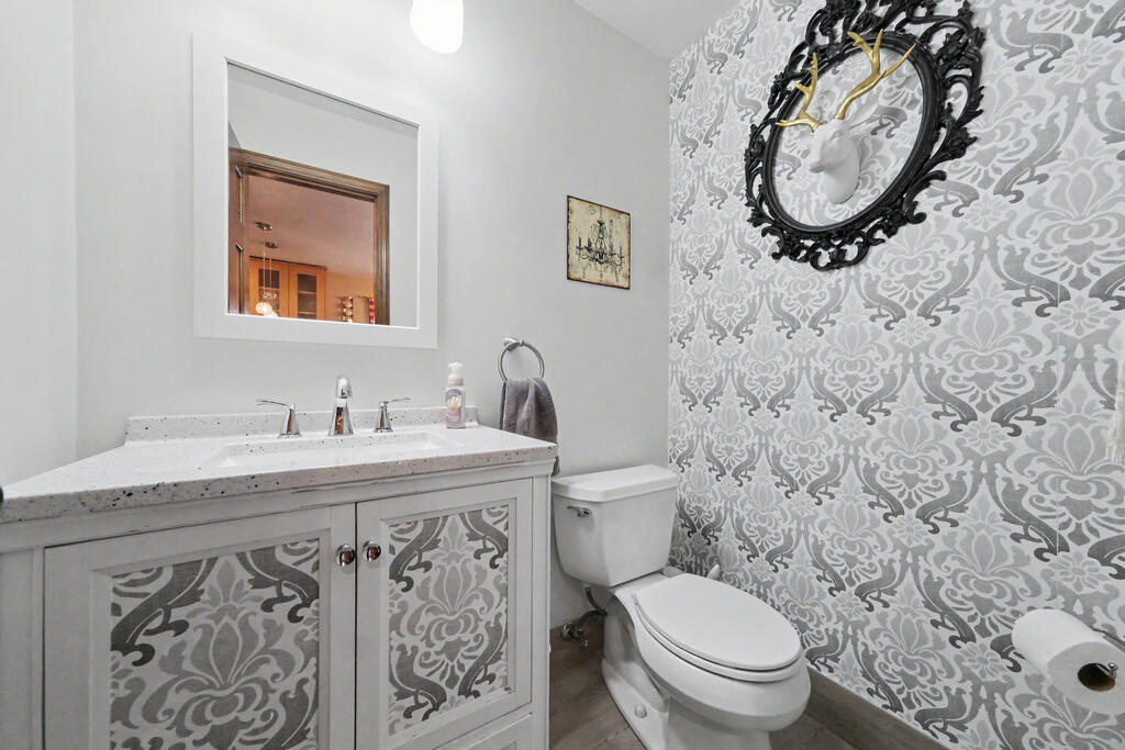 1300 Cedarlawn Ct, Mansfield, Ohio 44906, 4 Bedrooms Bedrooms, ,3 BathroomsBathrooms,Residential,For Sale,Cedarlawn Ct,20100426