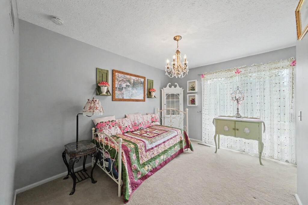 1300 Cedarlawn Ct, Mansfield, Ohio 44906, 4 Bedrooms Bedrooms, ,3 BathroomsBathrooms,Residential,For Sale,Cedarlawn Ct,20100426