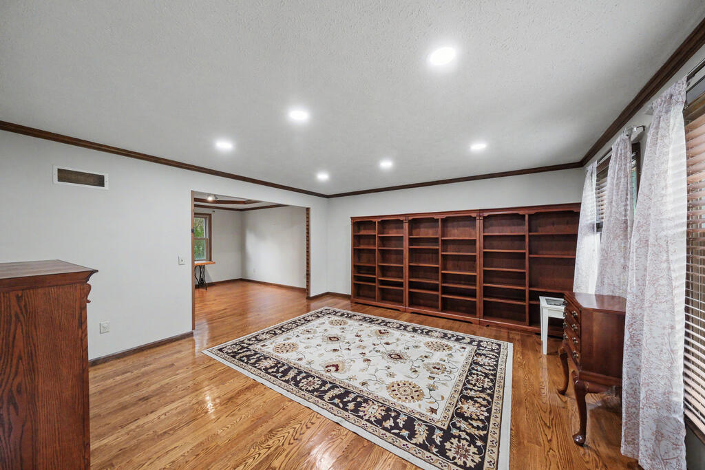 1300 Cedarlawn Ct, Mansfield, Ohio 44906, 4 Bedrooms Bedrooms, ,3 BathroomsBathrooms,Residential,For Sale,Cedarlawn Ct,20100426