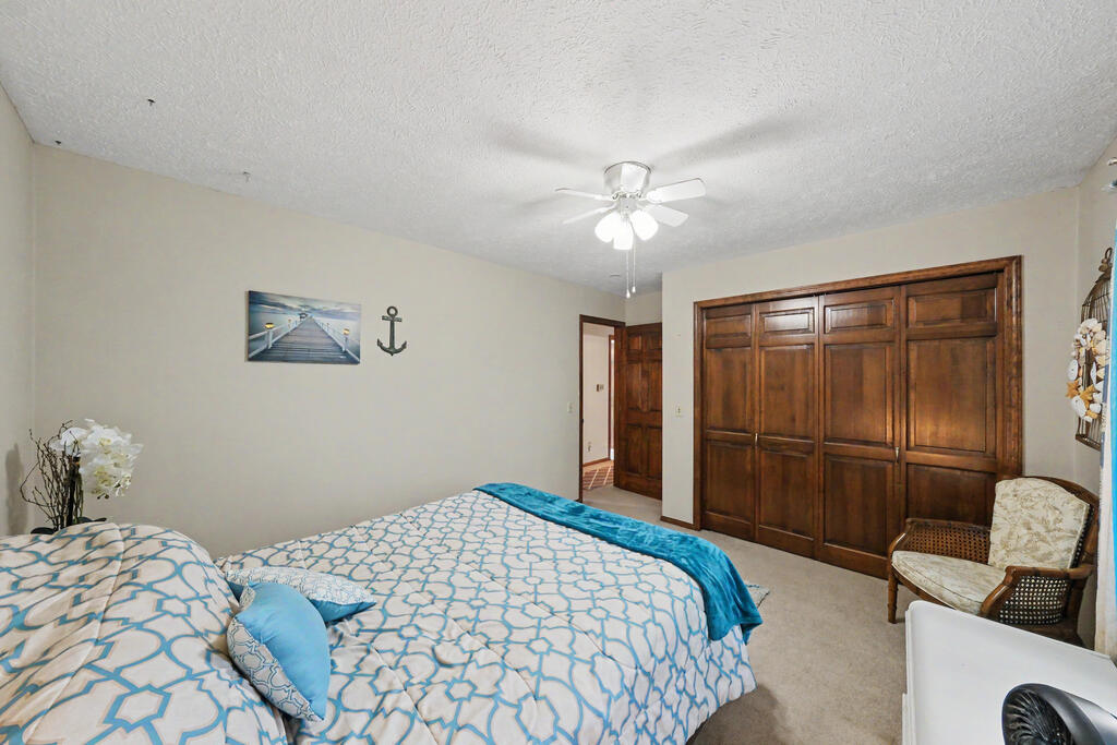 1300 Cedarlawn Ct, Mansfield, Ohio 44906, 4 Bedrooms Bedrooms, ,3 BathroomsBathrooms,Residential,For Sale,Cedarlawn Ct,20100426