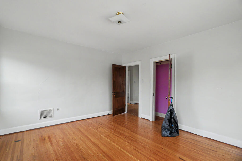 19 Hoffman Ave, Mansfield, Ohio 44906, 3 Bedrooms Bedrooms, ,1 BathroomBathrooms,Residential,For Sale,Hoffman Ave,20100428 19 Hoffman Ave, Mansfield, Ohio 44906, 3 Bedrooms Bedrooms, ,1 BathroomBathrooms,Residential,For Sale,Hoffman Ave,20100428