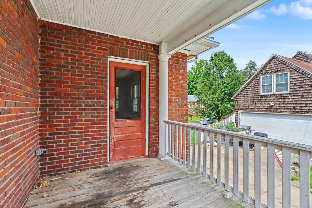 19 Hoffman Ave, Mansfield, Ohio 44906, 3 Bedrooms Bedrooms, ,1 BathroomBathrooms,Residential,For Sale,Hoffman Ave,20100428 19 Hoffman Ave, Mansfield, Ohio 44906, 3 Bedrooms Bedrooms, ,1 BathroomBathrooms,Residential,For Sale,Hoffman Ave,20100428