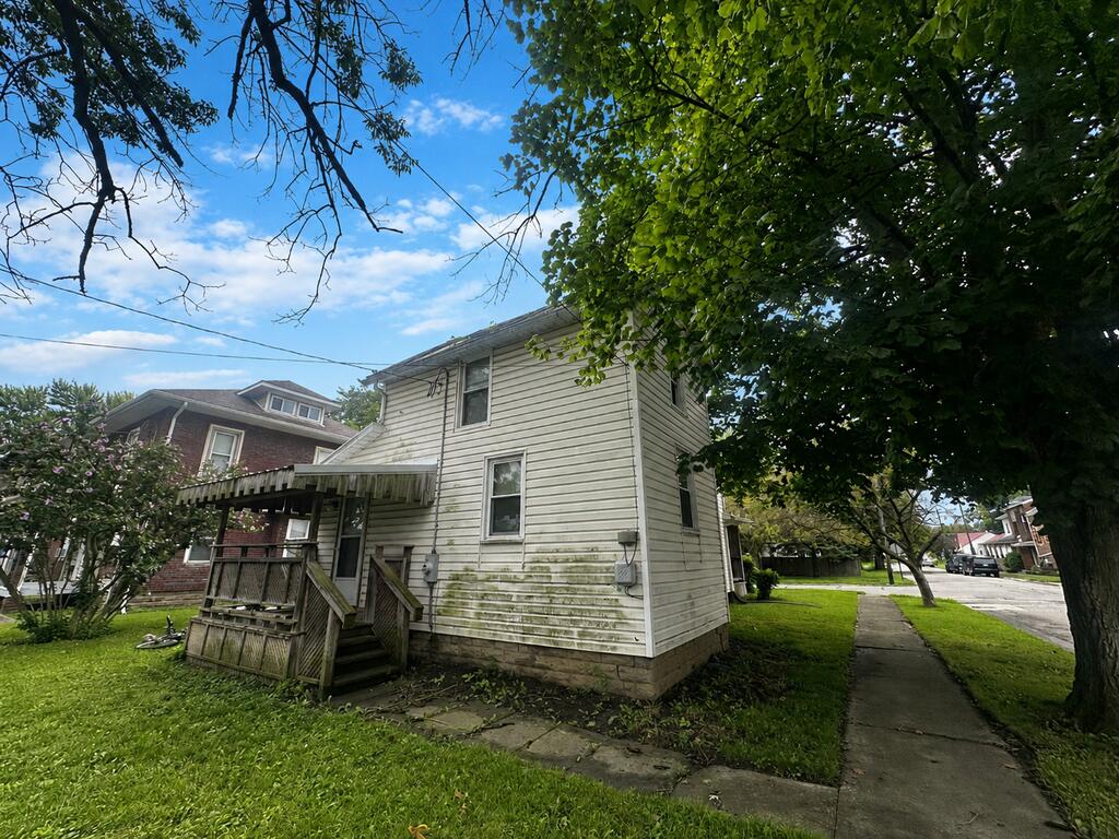 500 East Warren Street, Bucyrus, Ohio 44820, 2 Bedrooms Bedrooms, ,1 BathroomBathrooms,Residential,For Sale,East Warren Street,20100442 500 East Warren Street, Bucyrus, Ohio 44820, 2 Bedrooms Bedrooms, ,1 BathroomBathrooms,Residential,For Sale,East Warren Street,20100442