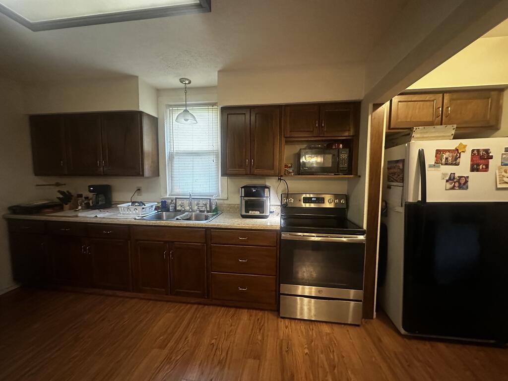 500 East Warren Street, Bucyrus, Ohio 44820, 2 Bedrooms Bedrooms, ,1 BathroomBathrooms,Residential,For Sale,East Warren Street,20100442 500 East Warren Street, Bucyrus, Ohio 44820, 2 Bedrooms Bedrooms, ,1 BathroomBathrooms,Residential,For Sale,East Warren Street,20100442