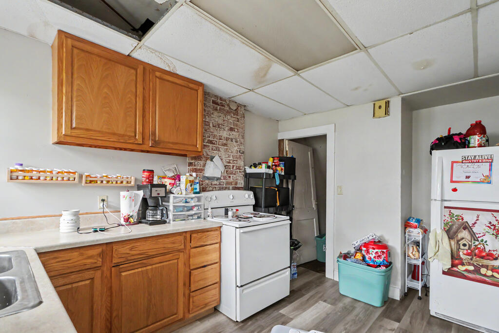 602 Woodbine Street, Willard, Ohio 44890, 6 Bedrooms Bedrooms, ,Residential Income,For Sale,Woodbine Street,20100453