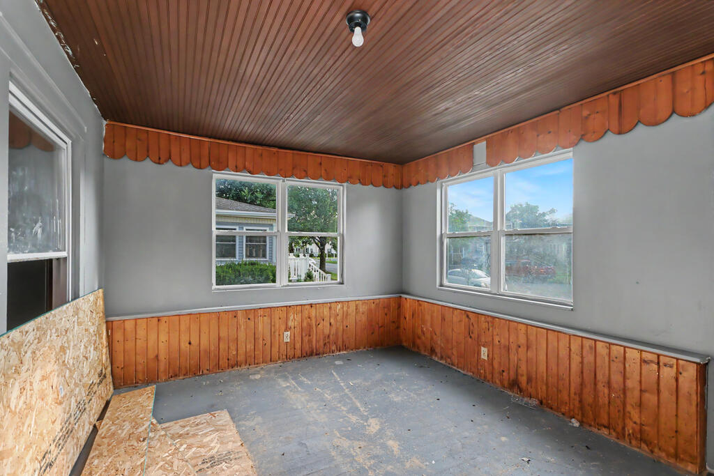522 -524 South Myrtle Avenue, Willard, Ohio 44890, 4 Bedrooms Bedrooms, ,Residential Income,For Sale,-524 South Myrtle Avenue,20100455
