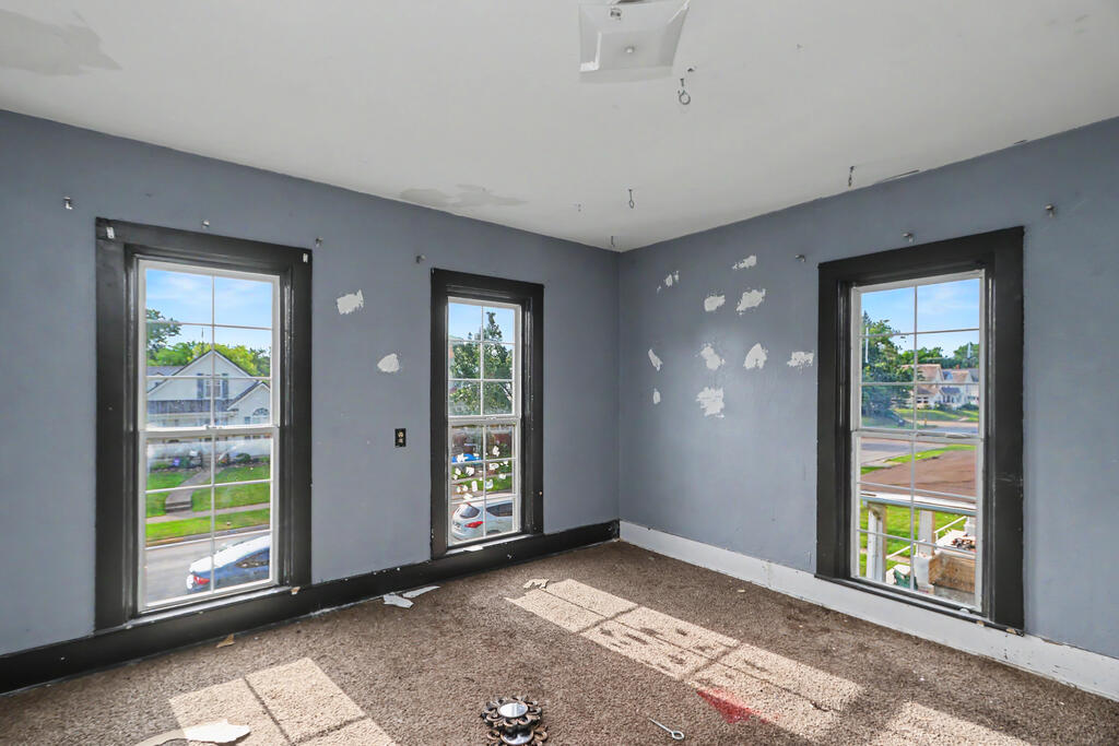 24 E Emerald Street, Willard, Ohio 44890, 5 Bedrooms Bedrooms, ,2 BathroomsBathrooms,Residential,For Sale,E Emerald Street,20100456