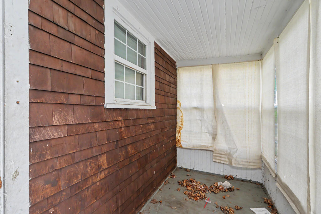 24 E Emerald Street, Willard, Ohio 44890, 5 Bedrooms Bedrooms, ,2 BathroomsBathrooms,Residential,For Sale,E Emerald Street,20100456