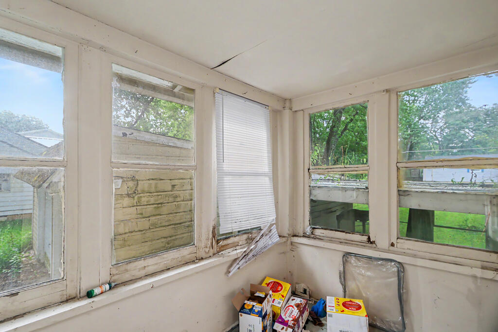 24 E Emerald Street, Willard, Ohio 44890, 5 Bedrooms Bedrooms, ,2 BathroomsBathrooms,Residential,For Sale,E Emerald Street,20100456 24 E Emerald Street, Willard, Ohio 44890, 5 Bedrooms Bedrooms, ,2 BathroomsBathrooms,Residential,For Sale,E Emerald Street,20100456