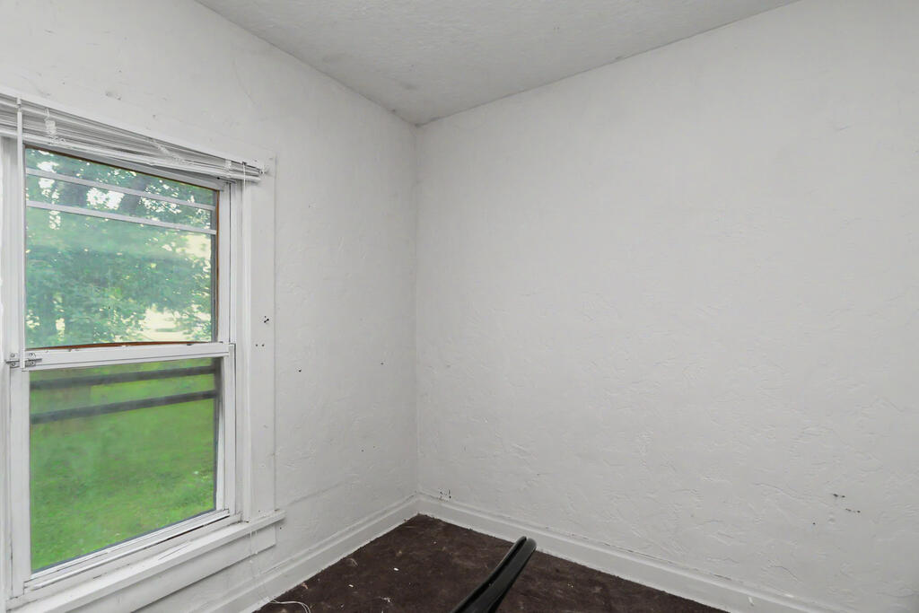302 Washington Street, Willard, Ohio 44890, 2 Bedrooms Bedrooms, ,1 BathroomBathrooms,Residential,For Sale,Washington Street,20100457