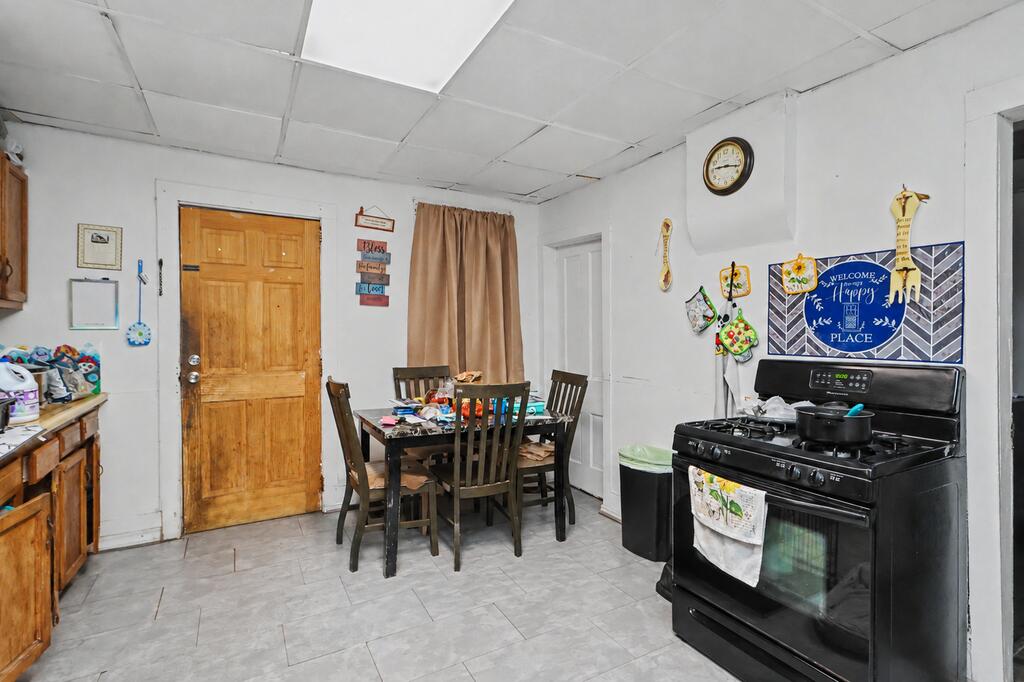 110 Washington Street, Willard, Ohio 44890, 4 Bedrooms Bedrooms, ,1 BathroomBathrooms,Residential,For Sale,Washington Street,20100462