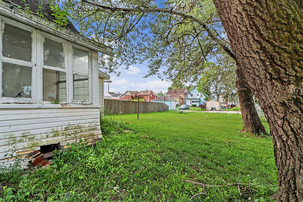 104 Washington Street, Willard, Ohio 44890, 4 Bedrooms Bedrooms, ,1 BathroomBathrooms,Residential,For Sale,Washington Street,20100458