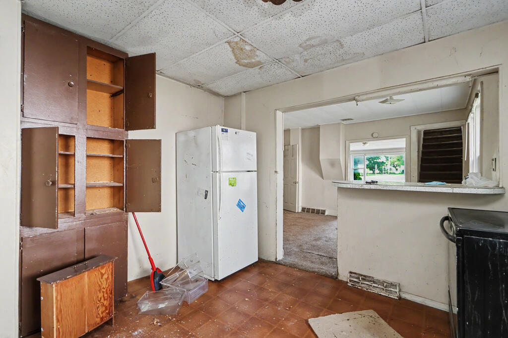 219 Spring Street, Willard, Ohio 44890, 3 Bedrooms Bedrooms, ,1 BathroomBathrooms,Residential,For Sale,Spring Street,20100459