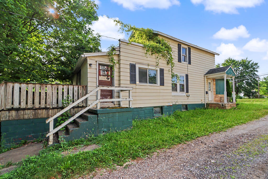 219 Spring Street, Willard, Ohio 44890, 3 Bedrooms Bedrooms, ,1 BathroomBathrooms,Residential,For Sale,Spring Street,20100459