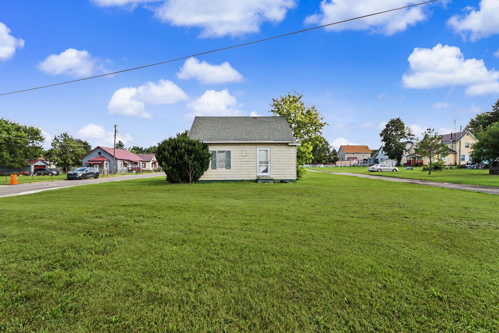 218 Elizabeth Street, Willard, Ohio 44890, 1 Bedroom Bedrooms, ,1 BathroomBathrooms,Residential,For Sale,Elizabeth Street,20100461