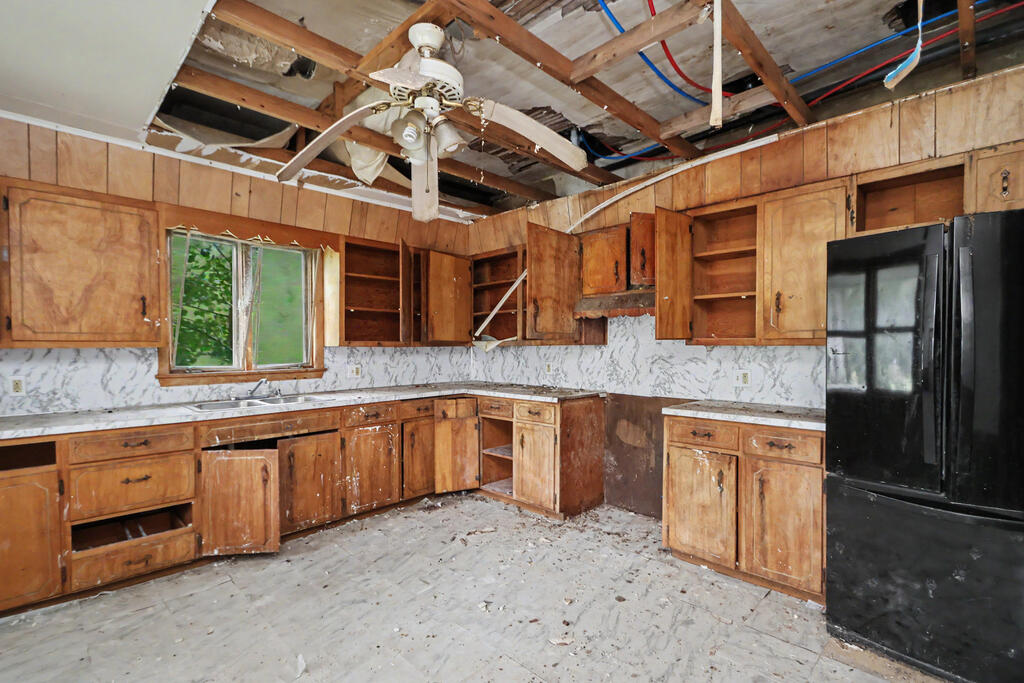 105 Woodbine Street, Willard, Ohio 44890, 3 Bedrooms Bedrooms, ,1 BathroomBathrooms,Residential,For Sale,Woodbine Street,20100460