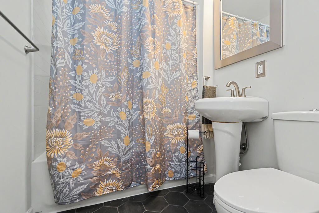 2039 Fleming Falls Road, Mansfield, Ohio 44903, 3 Bedrooms Bedrooms, ,2 BathroomsBathrooms,Residential,For Sale,Fleming Falls Road,20100463
