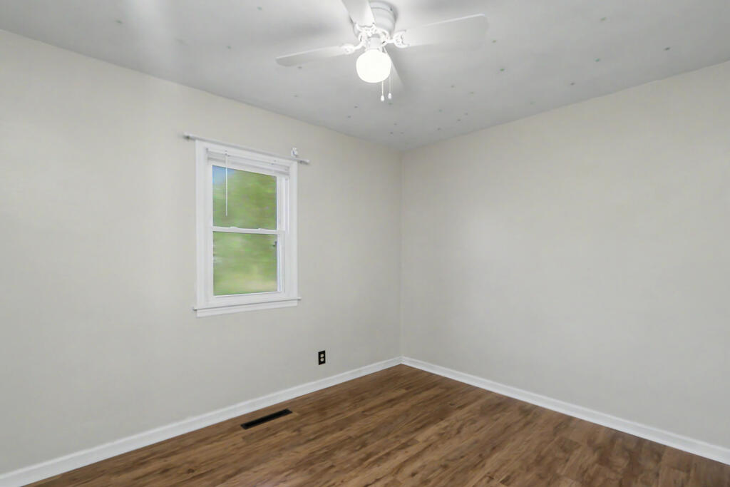 2039 Fleming Falls Road, Mansfield, Ohio 44903, 3 Bedrooms Bedrooms, ,2 BathroomsBathrooms,Residential,For Sale,Fleming Falls Road,20100463