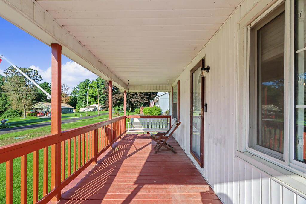 2039 Fleming Falls Road, Mansfield, Ohio 44903, 3 Bedrooms Bedrooms, ,2 BathroomsBathrooms,Residential,For Sale,Fleming Falls Road,20100463