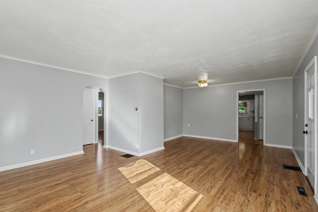 2039 Fleming Falls Road, Mansfield, Ohio 44903, 3 Bedrooms Bedrooms, ,2 BathroomsBathrooms,Residential,For Sale,Fleming Falls Road,20100463
