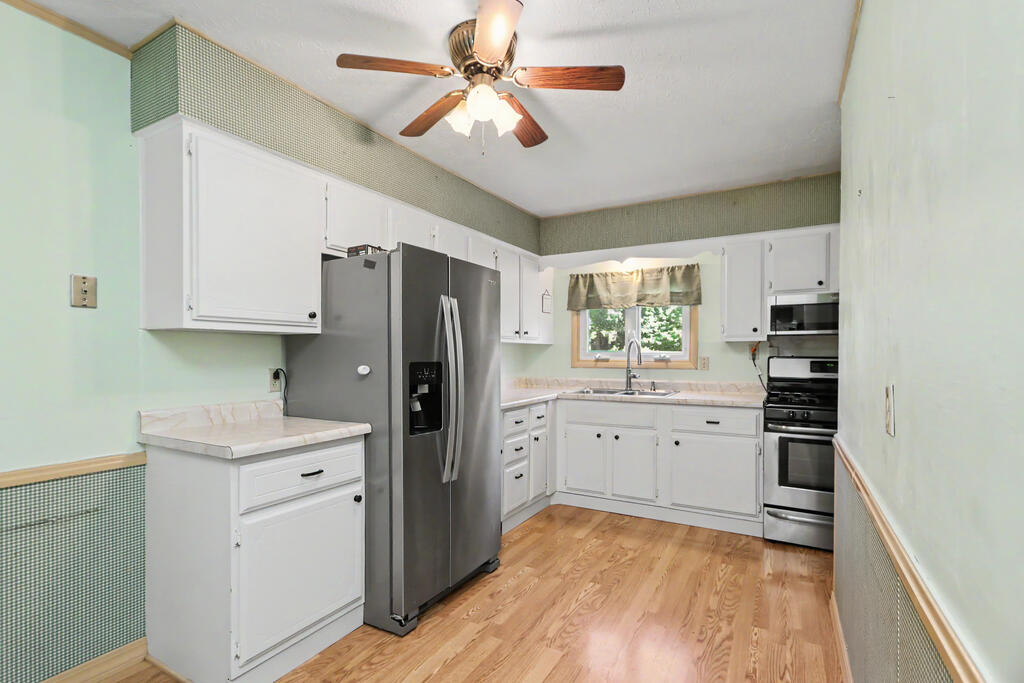 2039 Fleming Falls Road, Mansfield, Ohio 44903, 3 Bedrooms Bedrooms, ,2 BathroomsBathrooms,Residential,For Sale,Fleming Falls Road,20100463