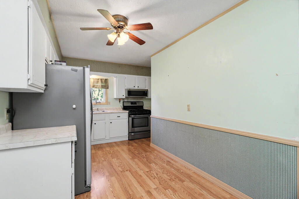 2039 Fleming Falls Road, Mansfield, Ohio 44903, 3 Bedrooms Bedrooms, ,2 BathroomsBathrooms,Residential,For Sale,Fleming Falls Road,20100463