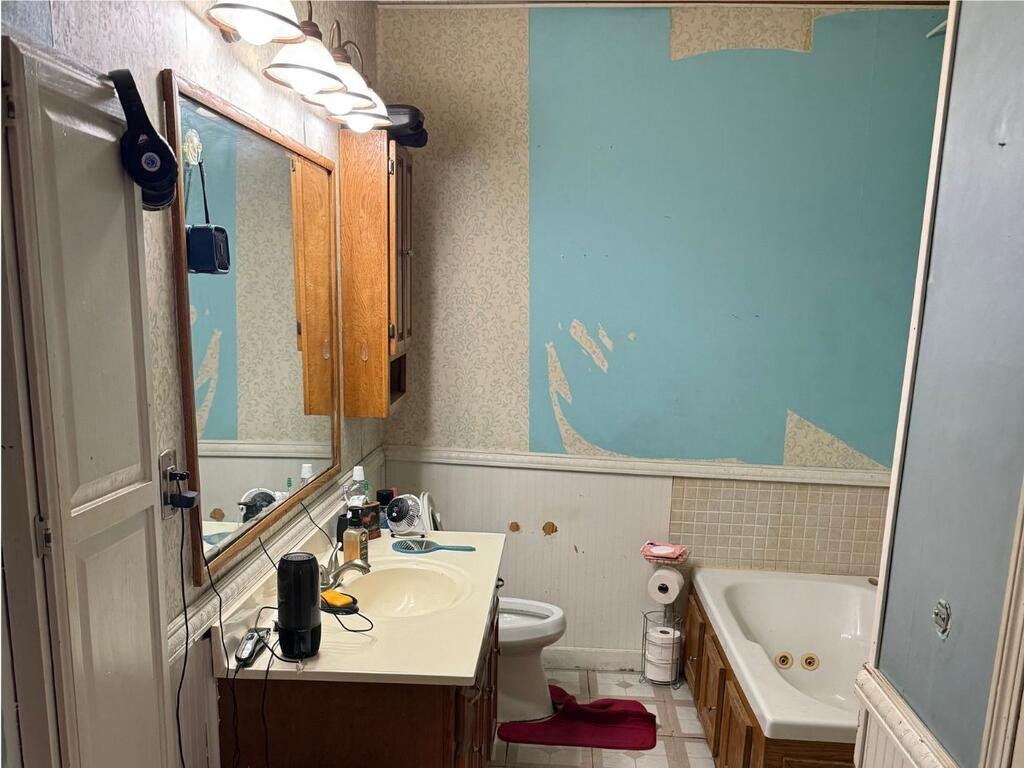 921 North Sandusky Ave, Bucyrus, Ohio 44820, 3 Bedrooms Bedrooms, ,1 BathroomBathrooms,Residential,For Sale,North Sandusky Ave,20100489