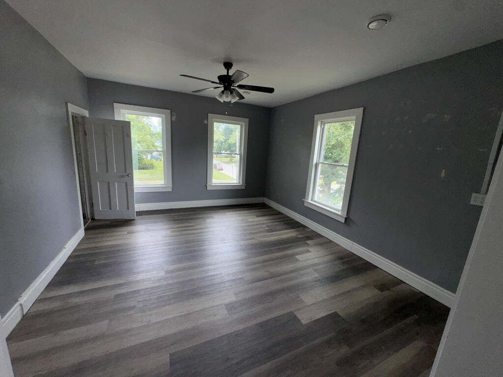 402 - 402 1/2 W Bucyrus Street, Crestline, Ohio 44827, 4 Bedrooms Bedrooms, ,Residential Income,For Sale,- 402 1/2 W Bucyrus Street,20100503