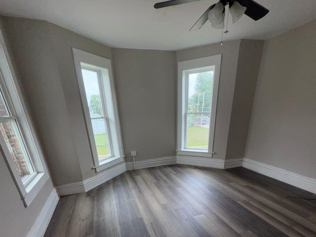 402 - 402 1/2 W Bucyrus Street, Crestline, Ohio 44827, 4 Bedrooms Bedrooms, ,Residential Income,For Sale,- 402 1/2 W Bucyrus Street,20100503