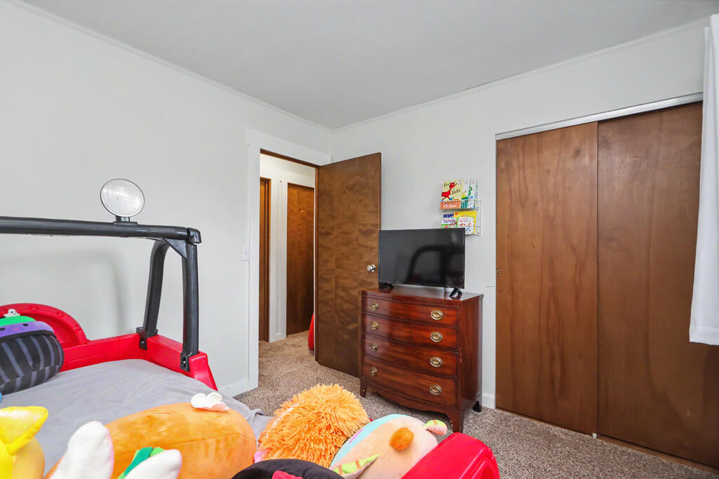 232 Oxford Road, Lexington, Ohio 44904, 3 Bedrooms Bedrooms, ,2 BathroomsBathrooms,Residential,For Sale,Oxford Road,20100507