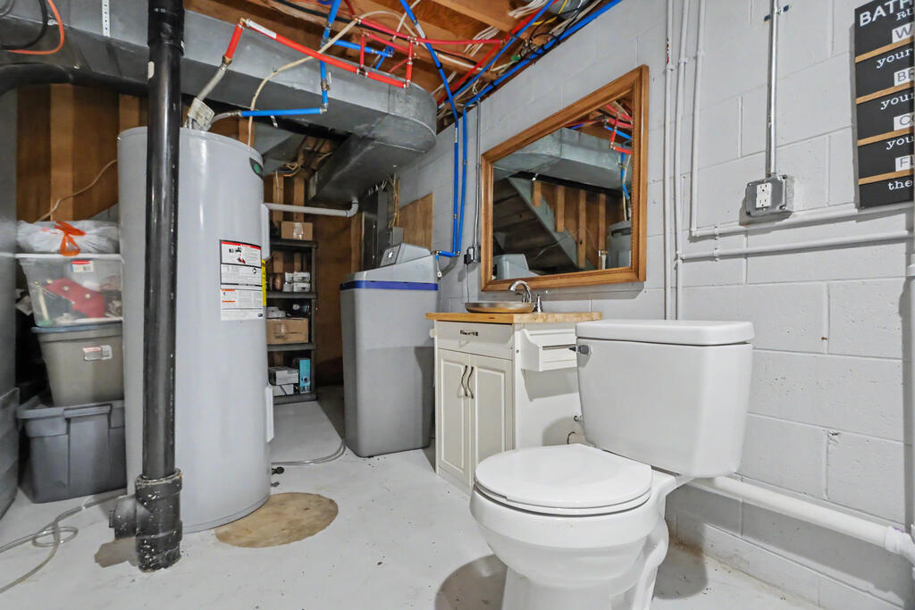 232 Oxford Road, Lexington, Ohio 44904, 3 Bedrooms Bedrooms, ,2 BathroomsBathrooms,Residential,For Sale,Oxford Road,20100507