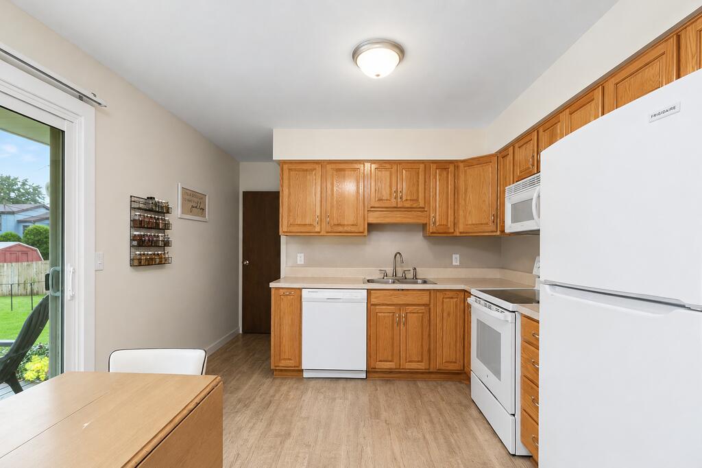 232 Oxford Road, Lexington, Ohio 44904, 3 Bedrooms Bedrooms, ,2 BathroomsBathrooms,Residential,For Sale,Oxford Road,20100507