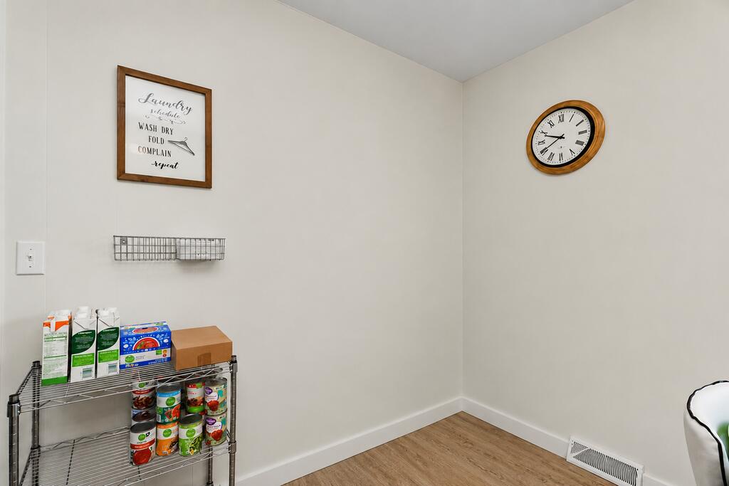 232 Oxford Road, Lexington, Ohio 44904, 3 Bedrooms Bedrooms, ,2 BathroomsBathrooms,Residential,For Sale,Oxford Road,20100507