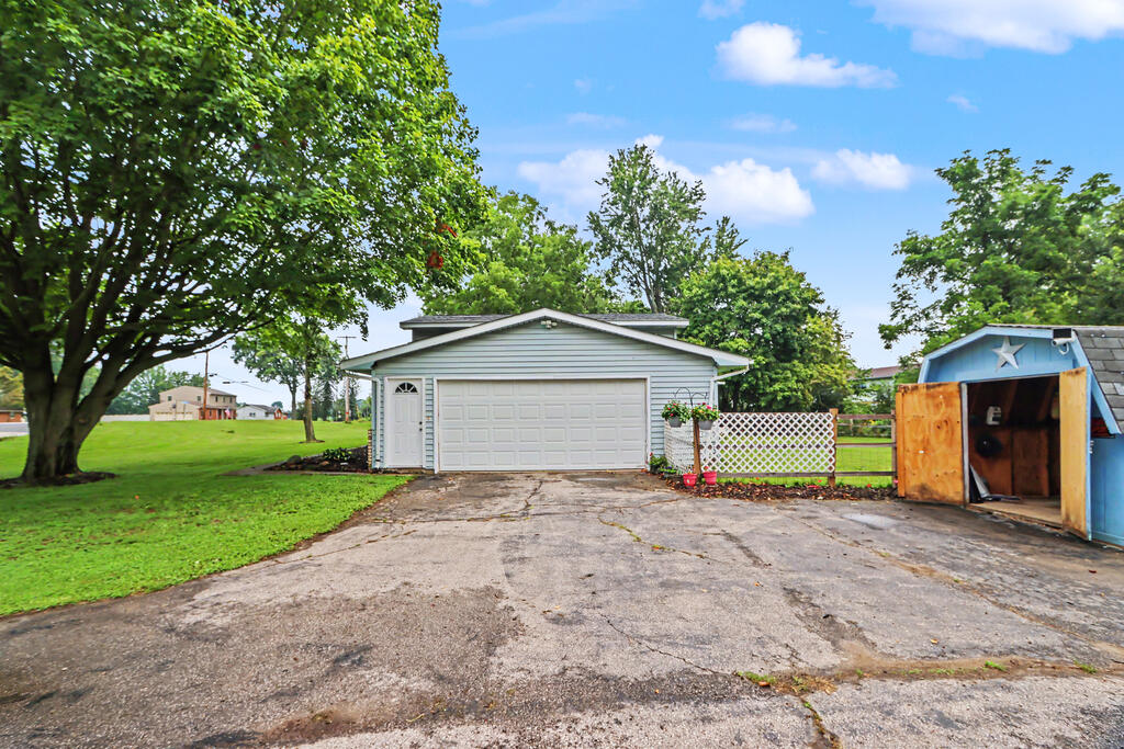 831 North Crestline Street, Crestline, Ohio 44827, 3 Bedrooms Bedrooms, ,1 BathroomBathrooms,Residential,For Sale,North Crestline Street,20100508 831 North Crestline Street, Crestline, Ohio 44827, 3 Bedrooms Bedrooms, ,1 BathroomBathrooms,Residential,For Sale,North Crestline Street,20100508