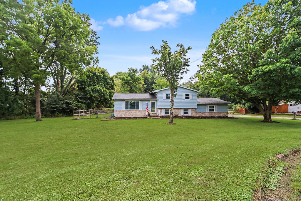 831 North Crestline Street, Crestline, Ohio 44827, 3 Bedrooms Bedrooms, ,1 BathroomBathrooms,Residential,For Sale,North Crestline Street,20100508 831 North Crestline Street, Crestline, Ohio 44827, 3 Bedrooms Bedrooms, ,1 BathroomBathrooms,Residential,For Sale,North Crestline Street,20100508