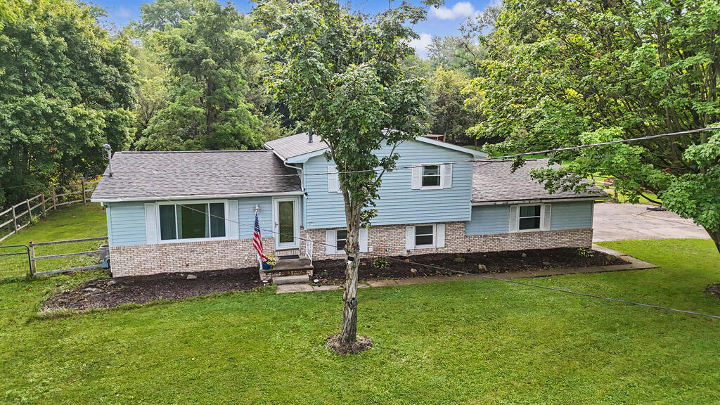 831 North Crestline Street, Crestline, Ohio 44827, 3 Bedrooms Bedrooms, ,1 BathroomBathrooms,Residential,For Sale,North Crestline Street,20100508 831 North Crestline Street, Crestline, Ohio 44827, 3 Bedrooms Bedrooms, ,1 BathroomBathrooms,Residential,For Sale,North Crestline Street,20100508
