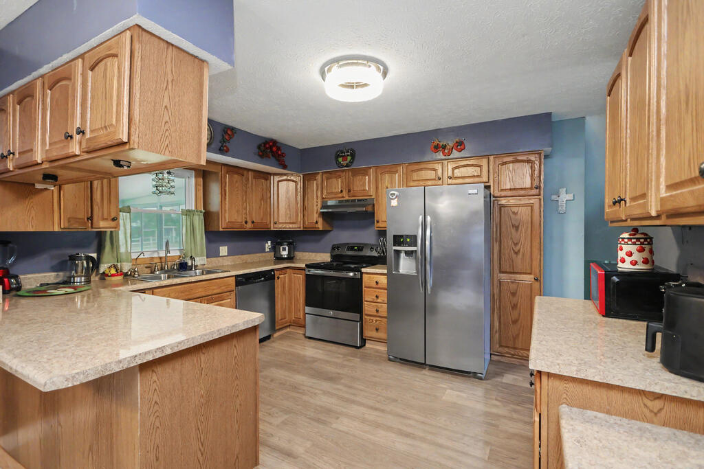 831 North Crestline Street, Crestline, Ohio 44827, 3 Bedrooms Bedrooms, ,1 BathroomBathrooms,Residential,For Sale,North Crestline Street,20100508 831 North Crestline Street, Crestline, Ohio 44827, 3 Bedrooms Bedrooms, ,1 BathroomBathrooms,Residential,For Sale,North Crestline Street,20100508