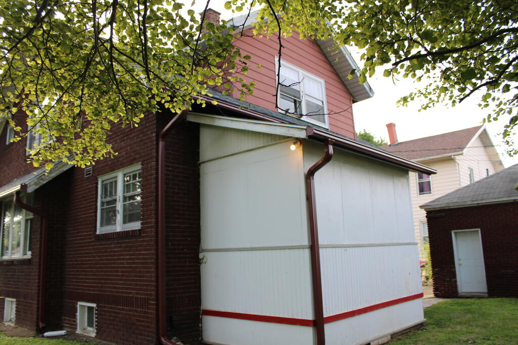 737 N Union Street, Fostoria, Ohio 44830, 4 Bedrooms Bedrooms, ,1 BathroomBathrooms,Residential,For Sale,N Union Street,20100513