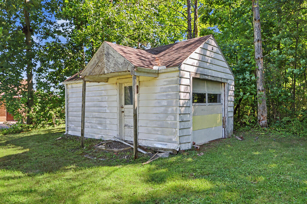 1806 Windsor Road, Mansfield, Ohio 44905, 2 Bedrooms Bedrooms, ,1 BathroomBathrooms,Residential,For Sale,Windsor Road,20100520