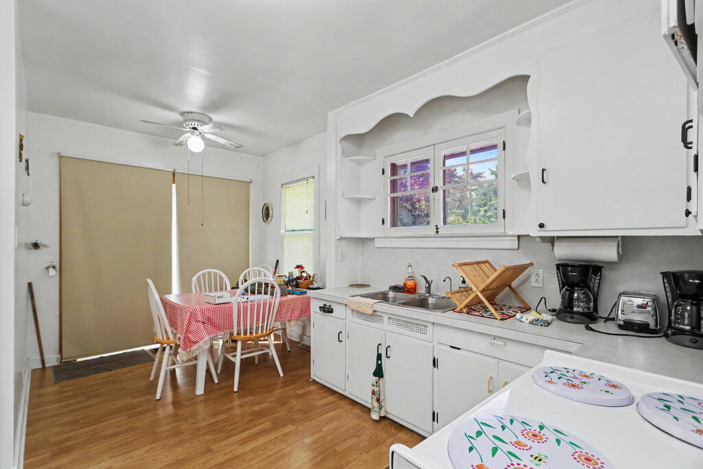 1806 Windsor Road, Mansfield, Ohio 44905, 2 Bedrooms Bedrooms, ,1 BathroomBathrooms,Residential,For Sale,Windsor Road,20100520