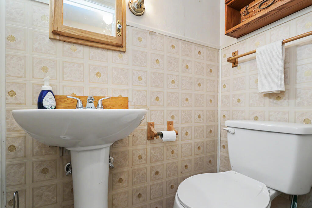 561 Sloane Avenue, Mansfield, Ohio 44903, 3 Bedrooms Bedrooms, ,1 BathroomBathrooms,Residential,For Sale,Sloane Avenue,20100521 561 Sloane Avenue, Mansfield, Ohio 44903, 3 Bedrooms Bedrooms, ,1 BathroomBathrooms,Residential,For Sale,Sloane Avenue,20100521