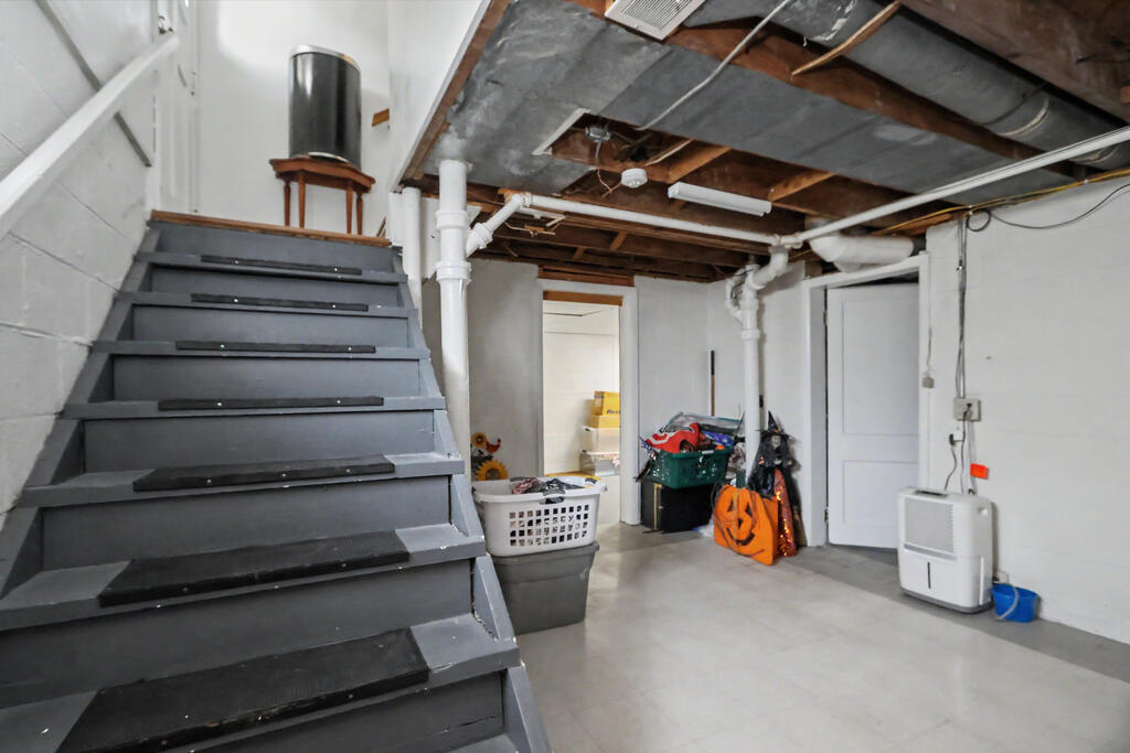 561 Sloane Avenue, Mansfield, Ohio 44903, 3 Bedrooms Bedrooms, ,1 BathroomBathrooms,Residential,For Sale,Sloane Avenue,20100521 561 Sloane Avenue, Mansfield, Ohio 44903, 3 Bedrooms Bedrooms, ,1 BathroomBathrooms,Residential,For Sale,Sloane Avenue,20100521