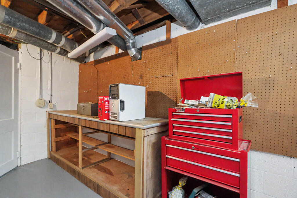 561 Sloane Avenue, Mansfield, Ohio 44903, 3 Bedrooms Bedrooms, ,1 BathroomBathrooms,Residential,For Sale,Sloane Avenue,20100521 561 Sloane Avenue, Mansfield, Ohio 44903, 3 Bedrooms Bedrooms, ,1 BathroomBathrooms,Residential,For Sale,Sloane Avenue,20100521