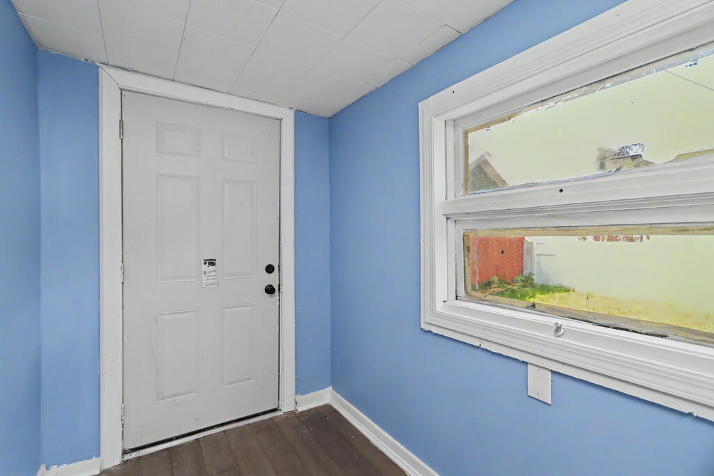 93 Helen Avenue, Mansfield, Ohio 44903, 3 Bedrooms Bedrooms, ,1 BathroomBathrooms,Residential,For Sale,Helen Avenue,20100525 93 Helen Avenue, Mansfield, Ohio 44903, 3 Bedrooms Bedrooms, ,1 BathroomBathrooms,Residential,For Sale,Helen Avenue,20100525